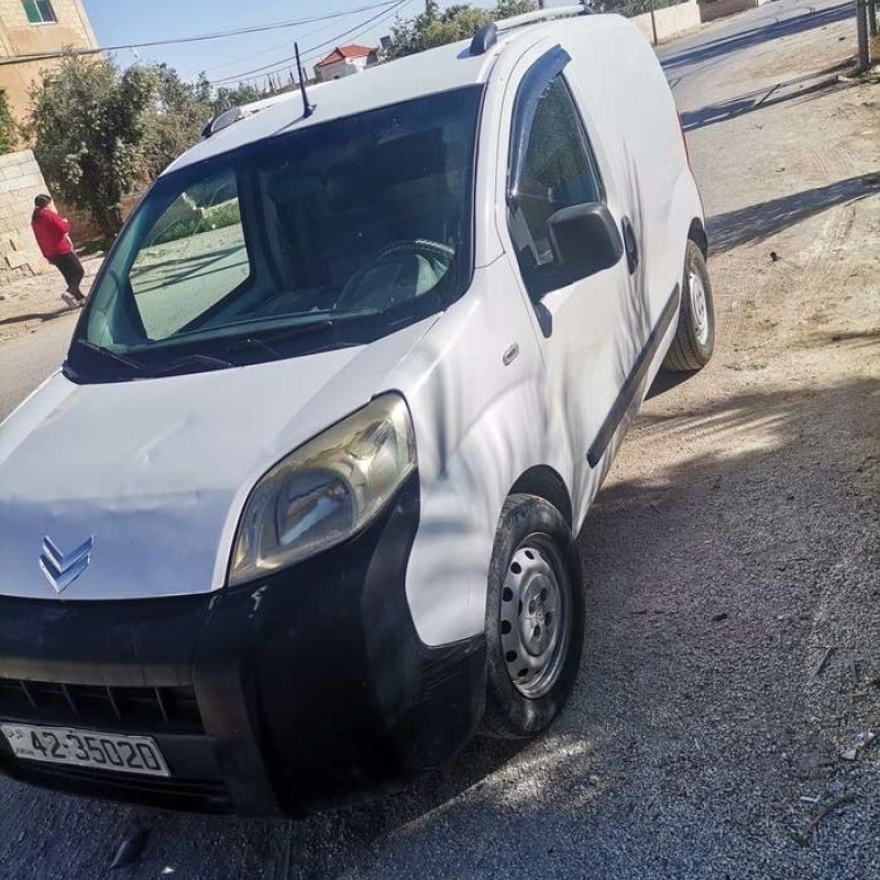 الاتستراد والزرقاء 